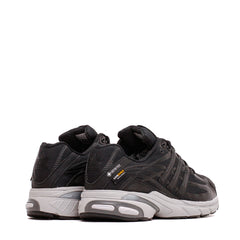 Adidas Men Adistar Cushion GORE-TEX Core Black Iron Metallic IG6929 - FOOTWEAR - Canada