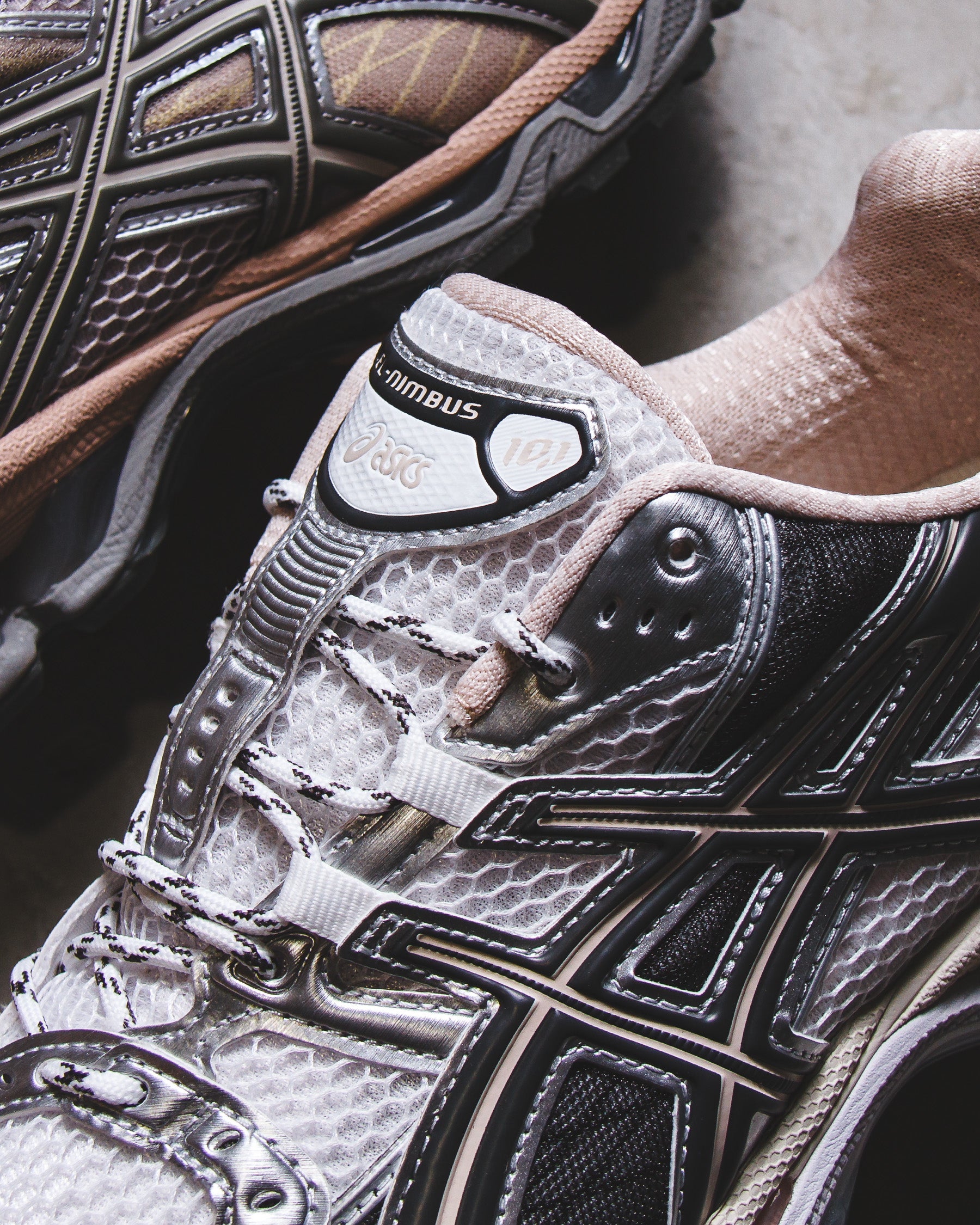 Asics Men Gel-Nimbus 10.1 White Obsidian Grey 1203A543-104 - FOOTWEAR - Canada