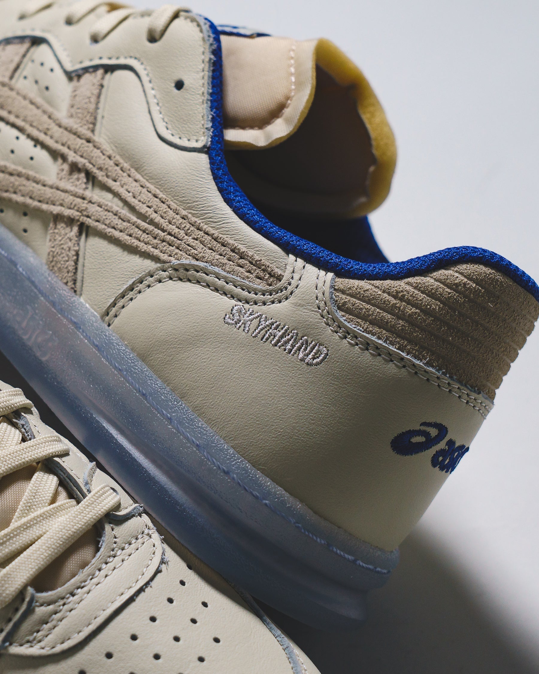 Asics Unisex Skyhand OG Pale Oak Vanilla 1203A613-200 - FOOTWEAR - Canada