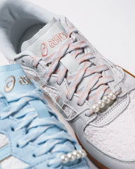 Asics Unisex Skyhand OG White Faded Denim 1203A880-100 - FOOTWEAR - Canada
