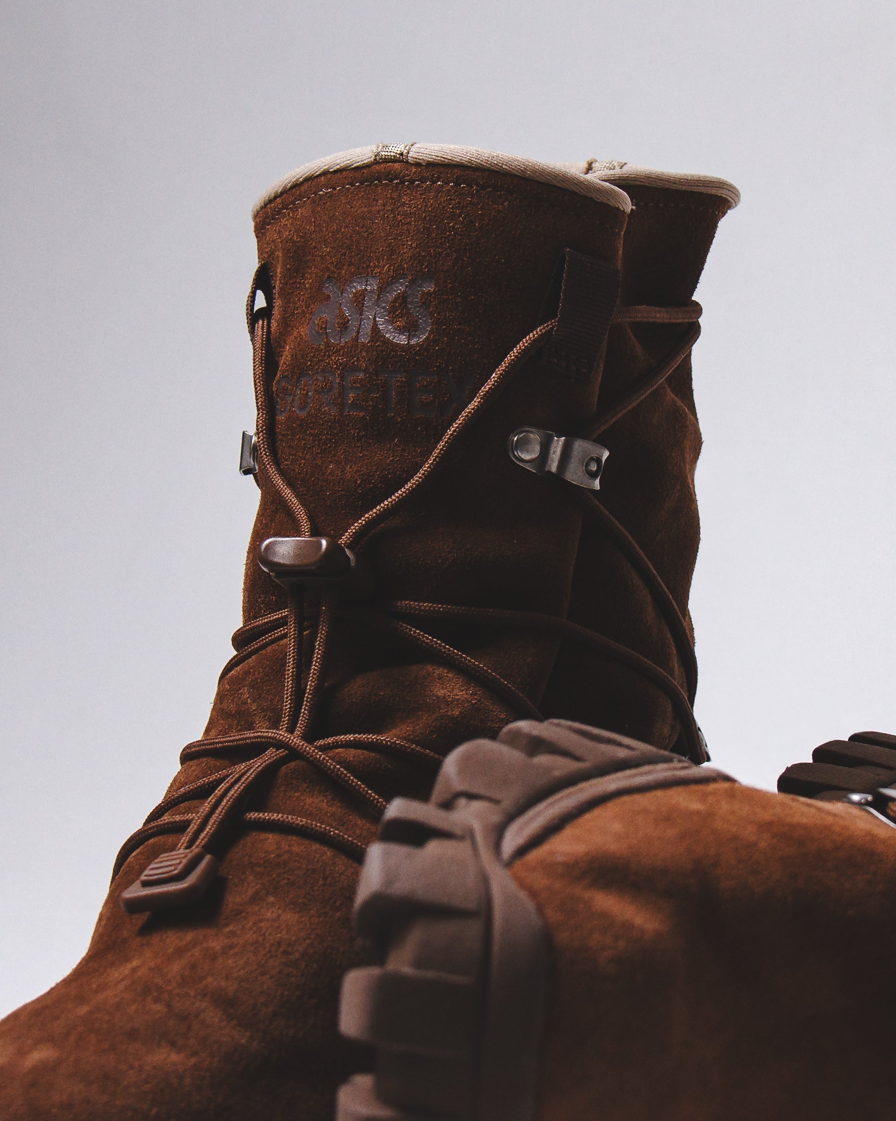 Asics x nonnative Unisex Gel-Yetitokyo Hi GTX Brown 1203A583-200 - FOOTWEAR - Canada