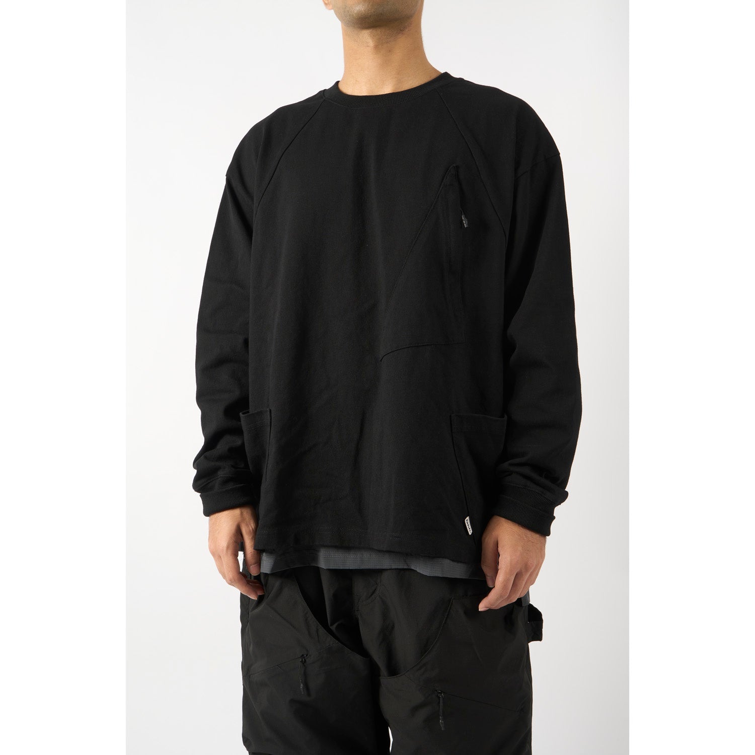 LAKH Tri-Pocket Layer L/S Tee Black - T-SHIRTS - Canada
