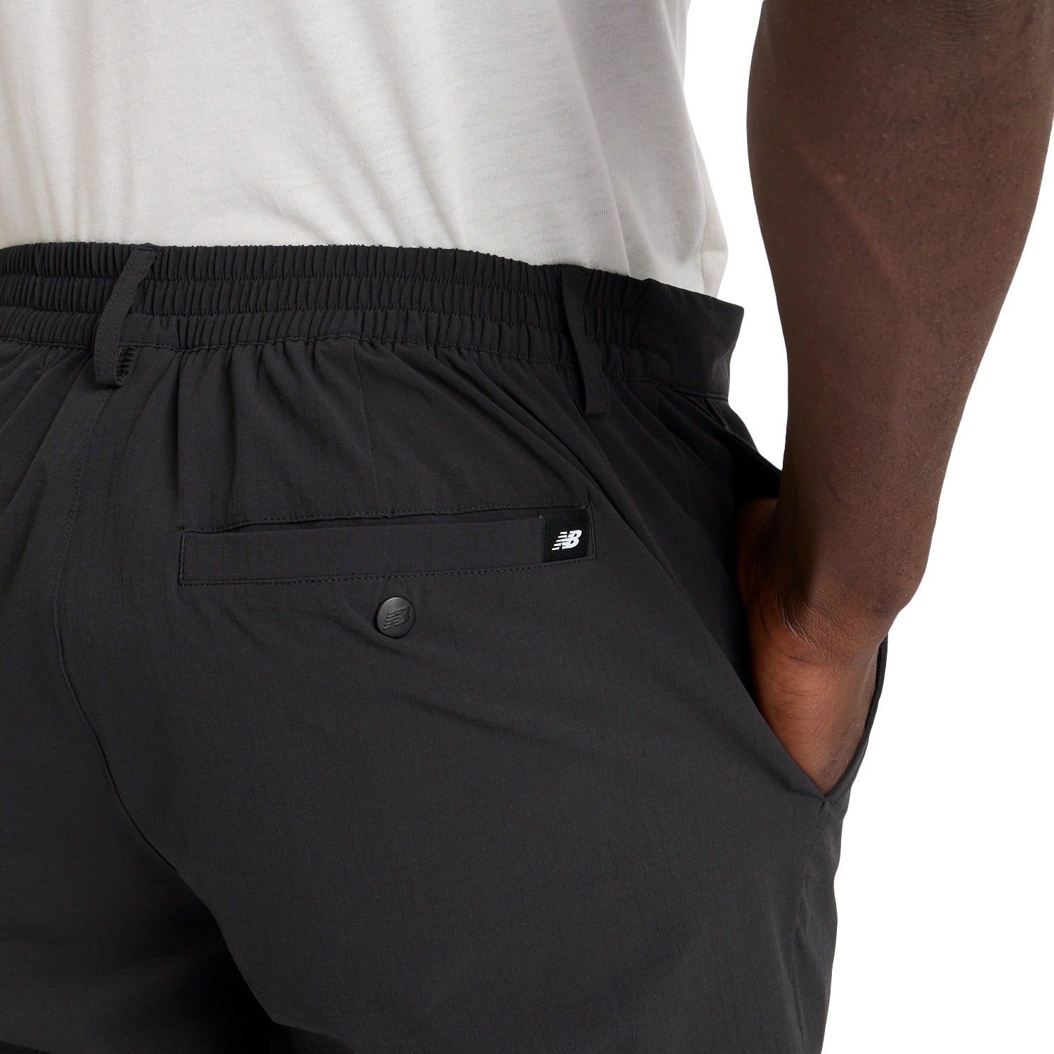 New Balance Men Athletics Ripstop Standard Tapered Pant 28’’ Black MP43550-BK - BOTTOMS - Canada