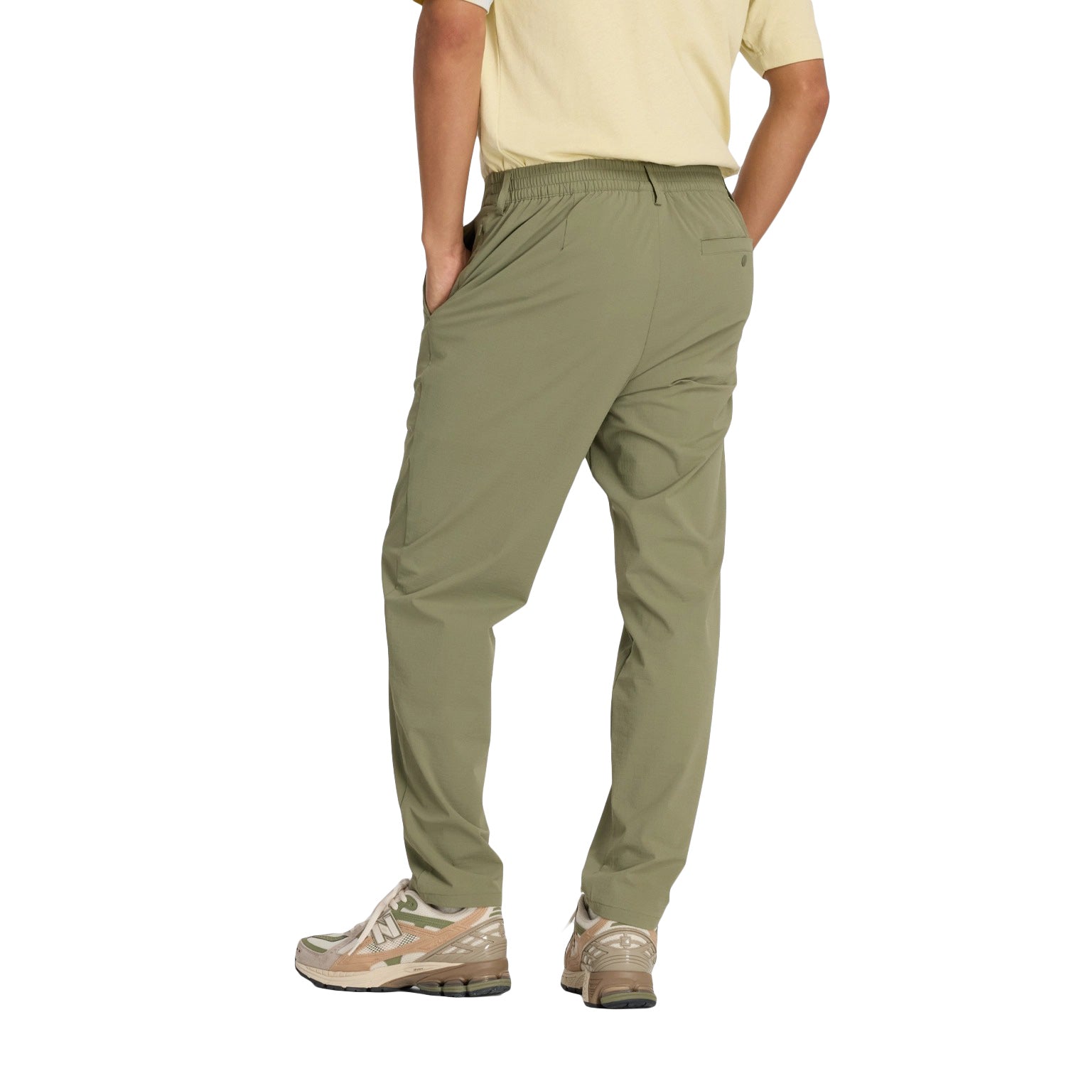 New Balance Men Athletics Ripstop Standard Tapered Pant 28’’ Olive MP43550-DEK - BOTTOMS - Canada