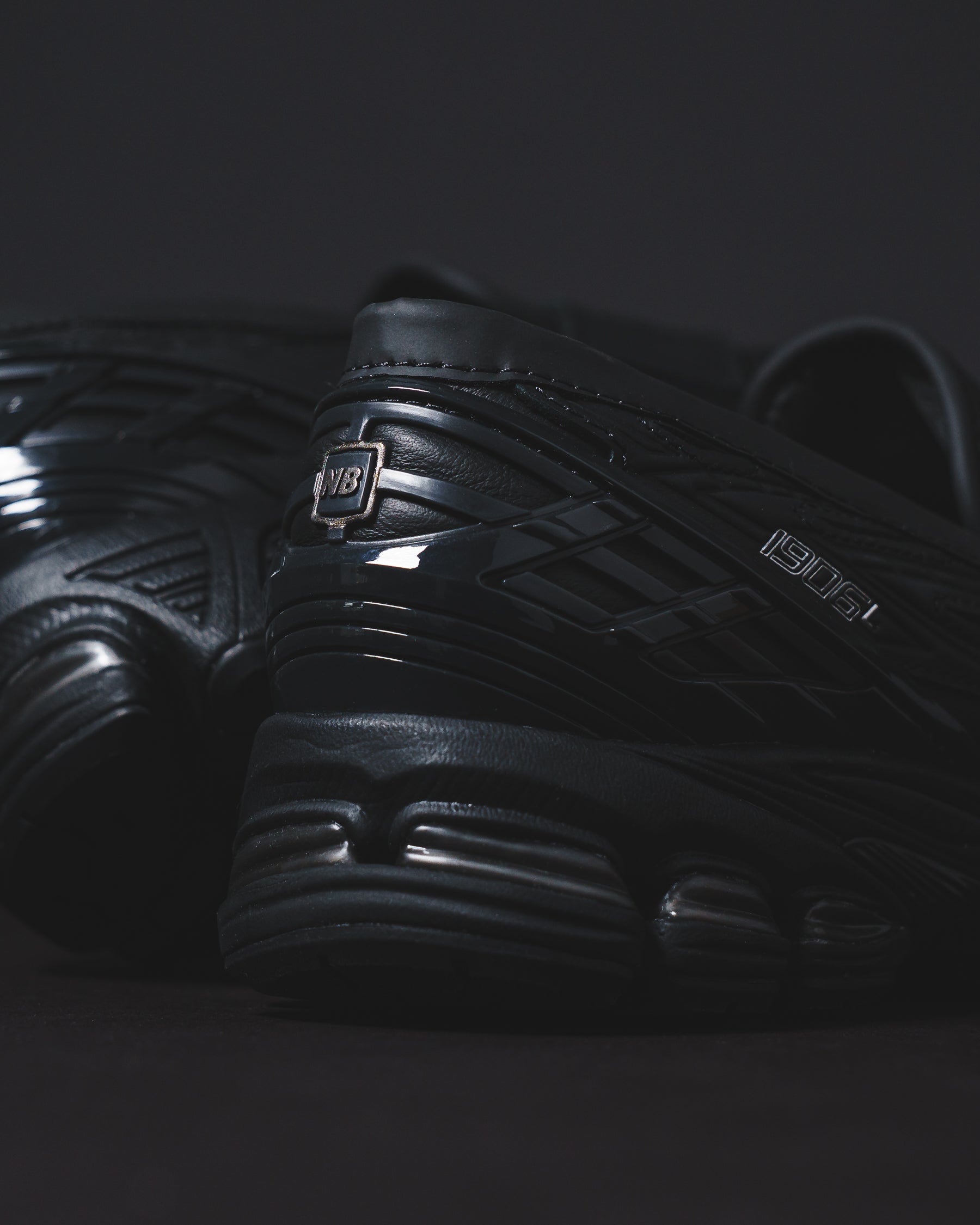 New Balance Unisex 1906L Black U1906LBN - FOOTWEAR - Canada