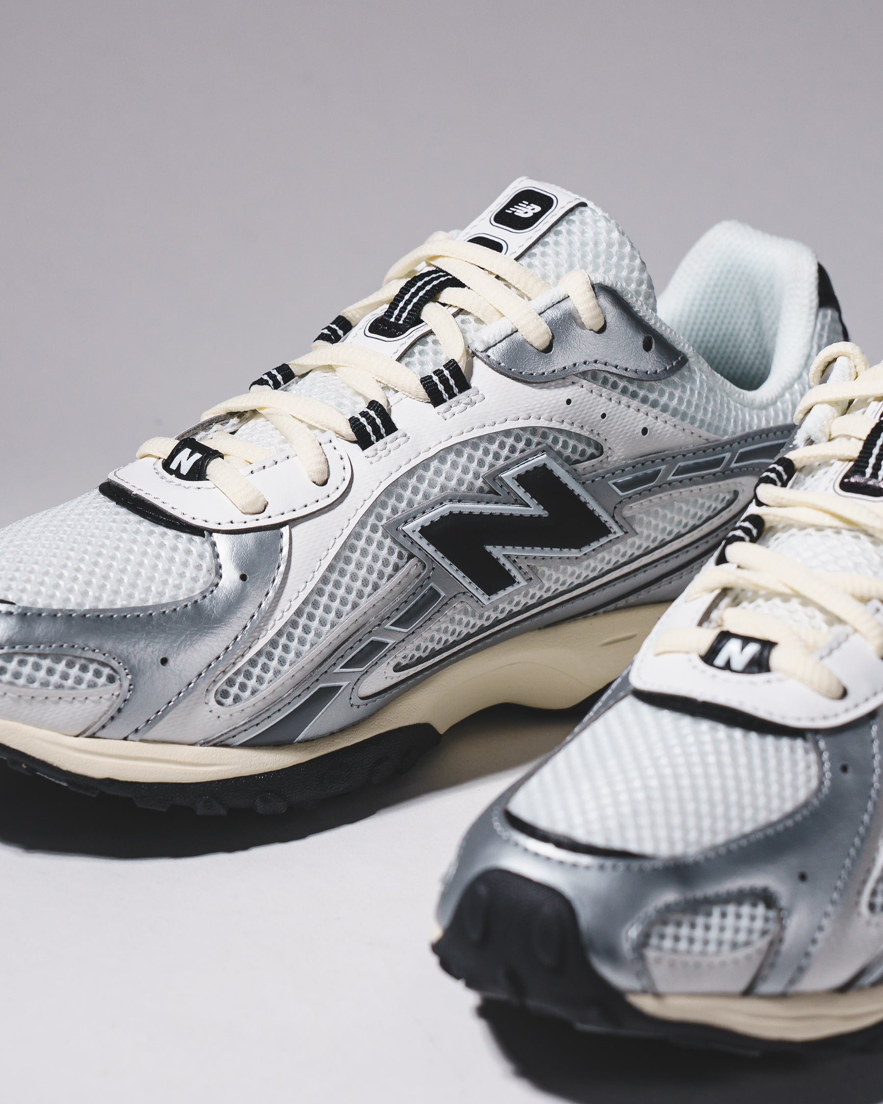 New Balance Unisex 204L Silver Metallic Black U204LSWD - FOOTWEAR - Canada