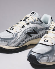 New Balance Unisex 204L Silver Metallic Black U204LSWD - FOOTWEAR - Canada