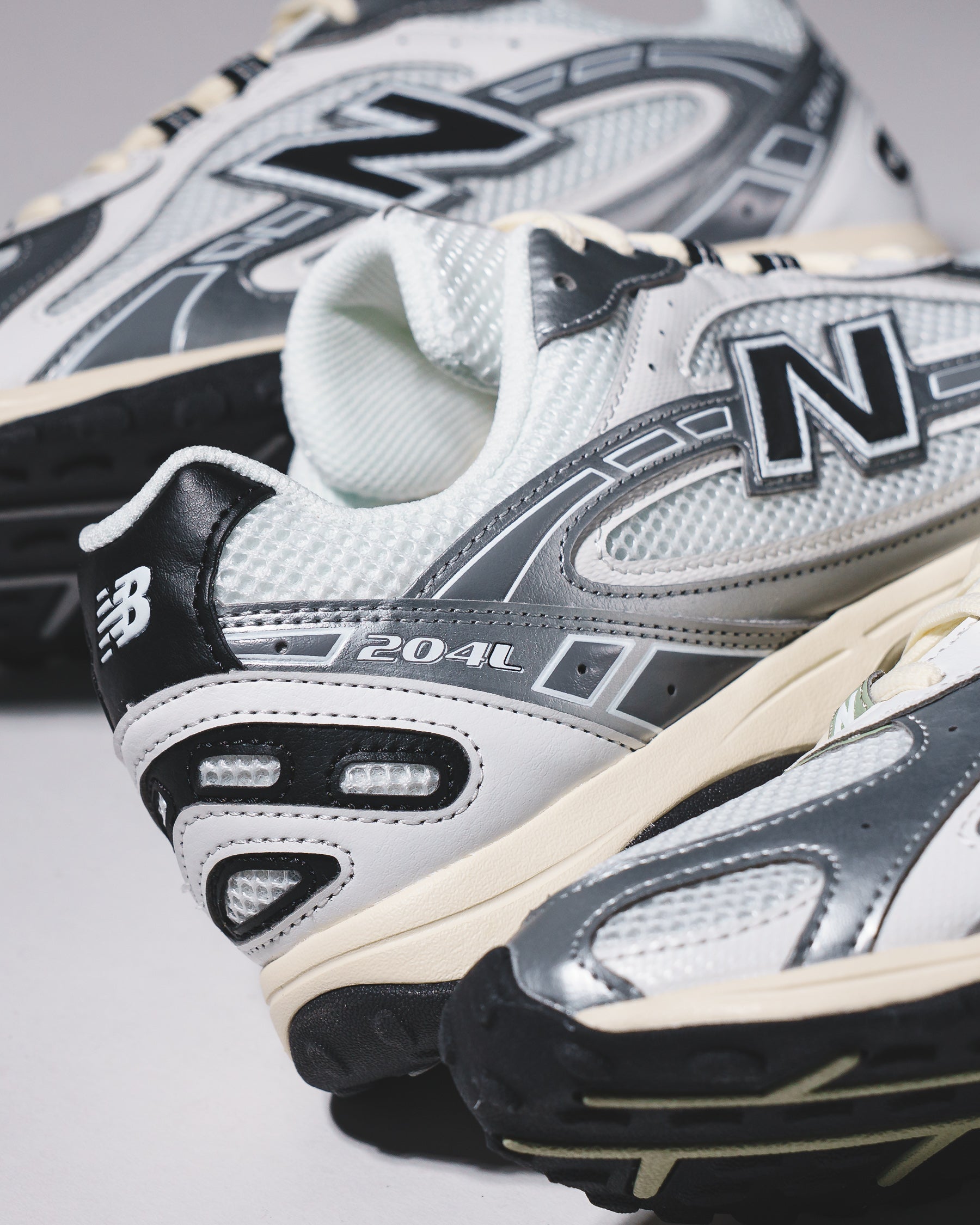 New Balance Unisex 204L Silver Metallic Garter Snake U204LSWB - FOOTWEAR - Canada