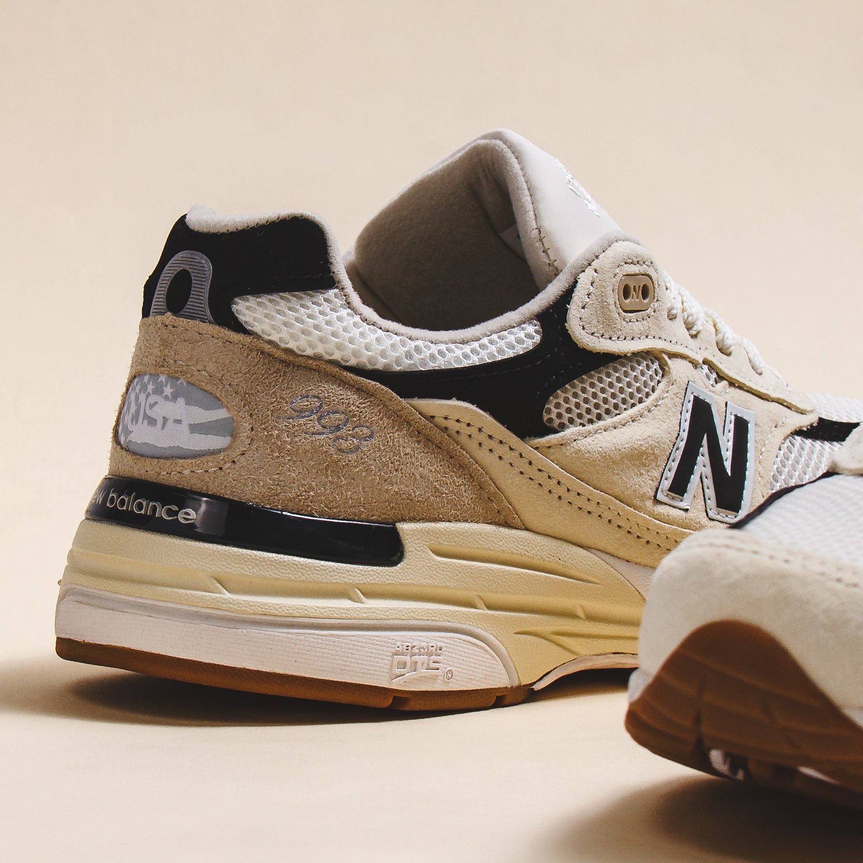 New Balance Unisex 993 Sea Salt Made In USA U993WS - FOOTWEAR - Canada