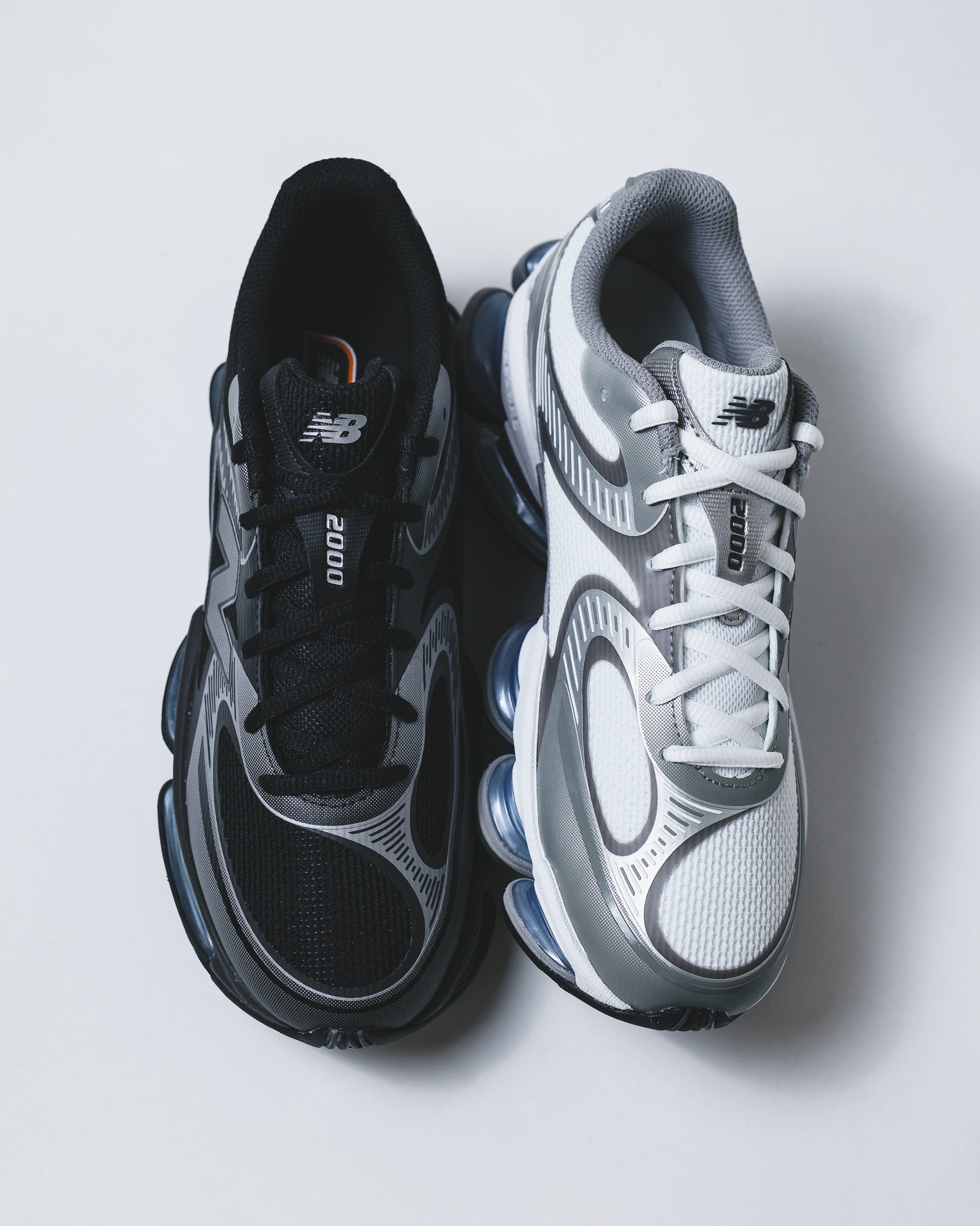 New Balance Unisex Abzorb 2000 Black Dark Silver Metallic U2000EA - FOOTWEAR - Canada