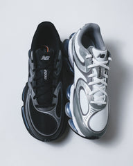 New Balance Unisex Abzorb 2000 White Silver Metallic U2000AA - FOOTWEAR - Canada