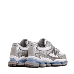 New Balance Unisex Abzorb 2000 White Silver Metallic U2000AA - FOOTWEAR - Canada