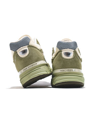New Balance Unisex Made in USA 990v4 Olive Leaf U9901MX - FOOTWEAR - Canada