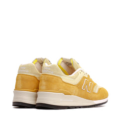 New Balance Unisex Made in USA 997 Dried Apricot U997AC - FOOTWEAR - Canada