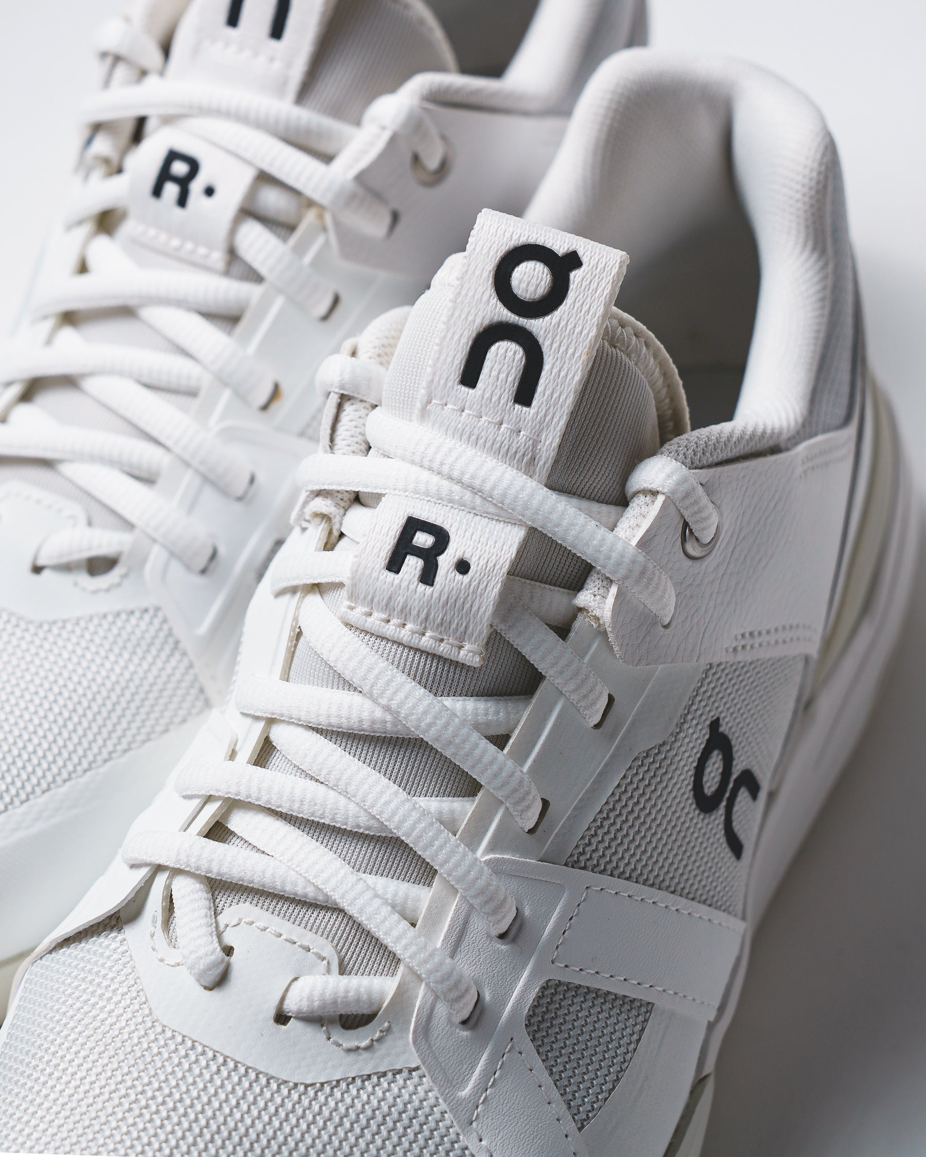 ON Men THE ROGER Clubhouse Pro White Ice 3MD30030202 - FOOTWEAR - Canada