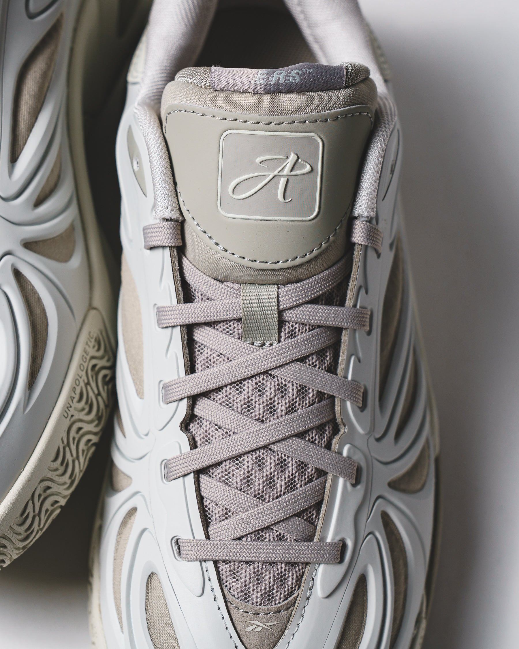 Reebok Basketball Unisex Angel Reese 1 Grey 100262831 - FOOTWEAR - Canada