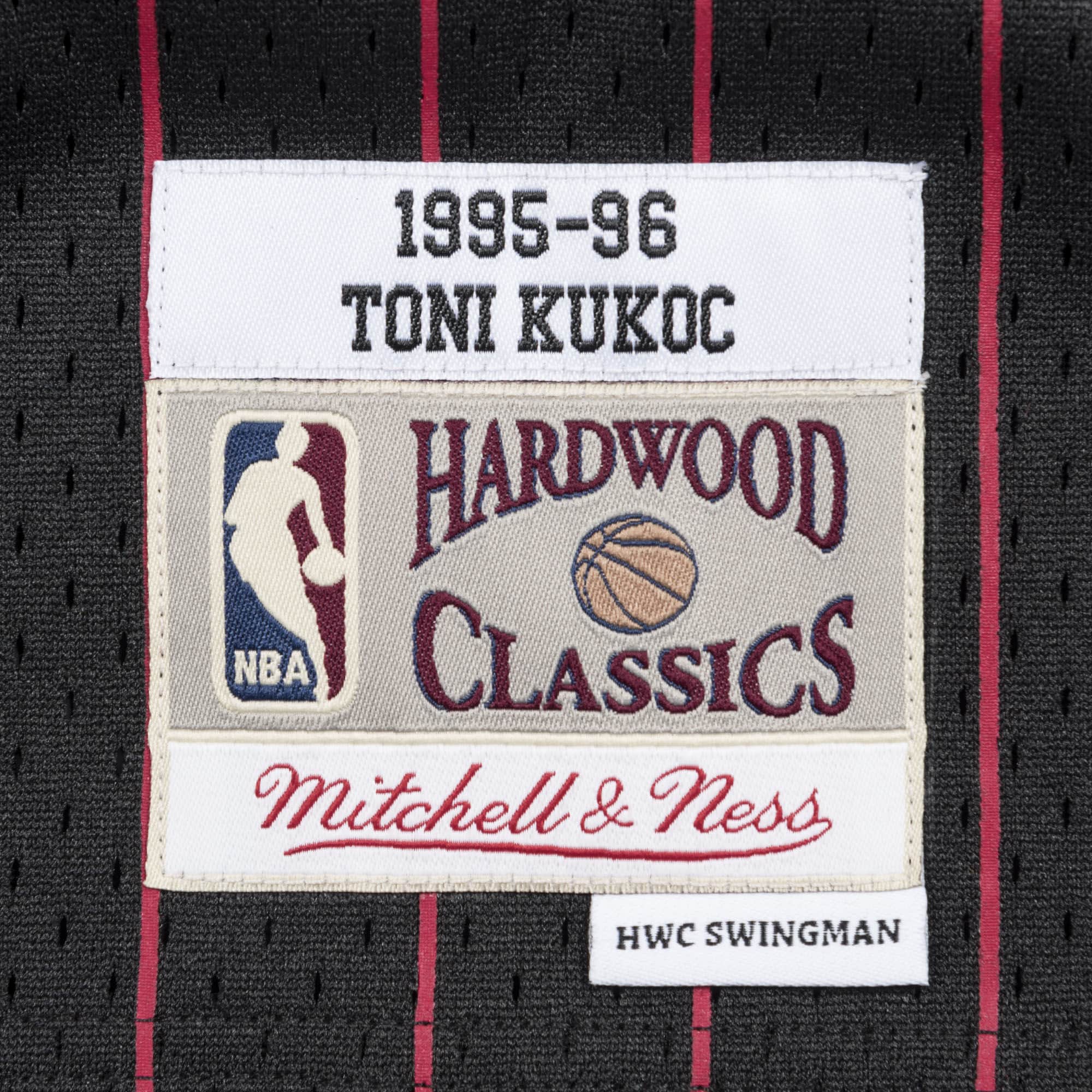 Mitchell & Ness Men NBA Chicago Bulls Swingman Jersey Toni Kukoč Black ’95-96 SJY18082CBU95TK - TANK TOPS - Canada