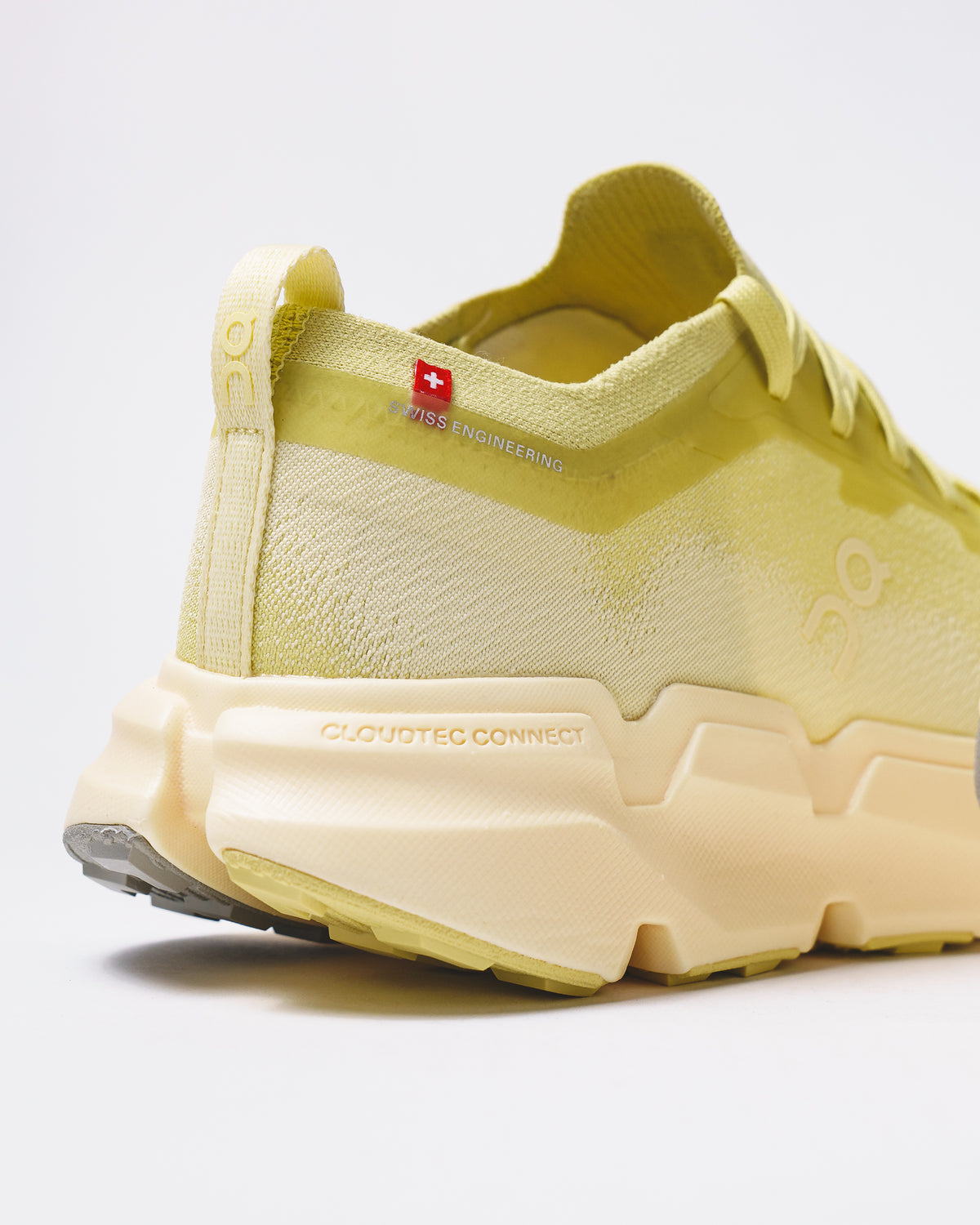 ON Men Cloudsoma Acacia Lychee 3MF30655309
