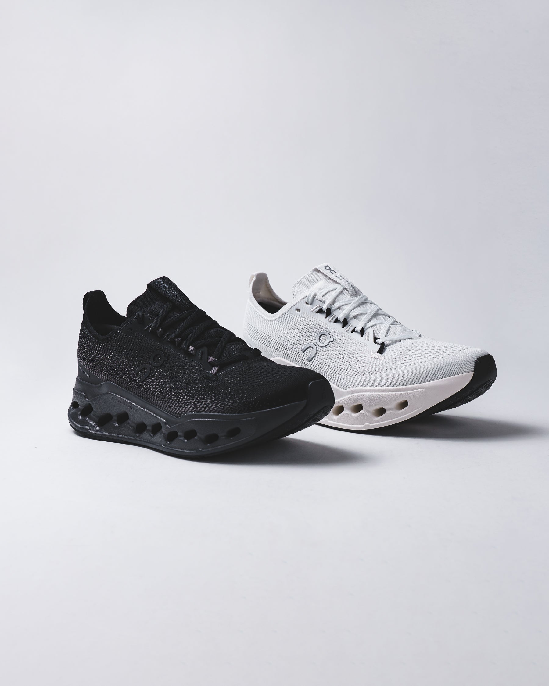ON Women Cloudsurfer Max White 3WF30221200