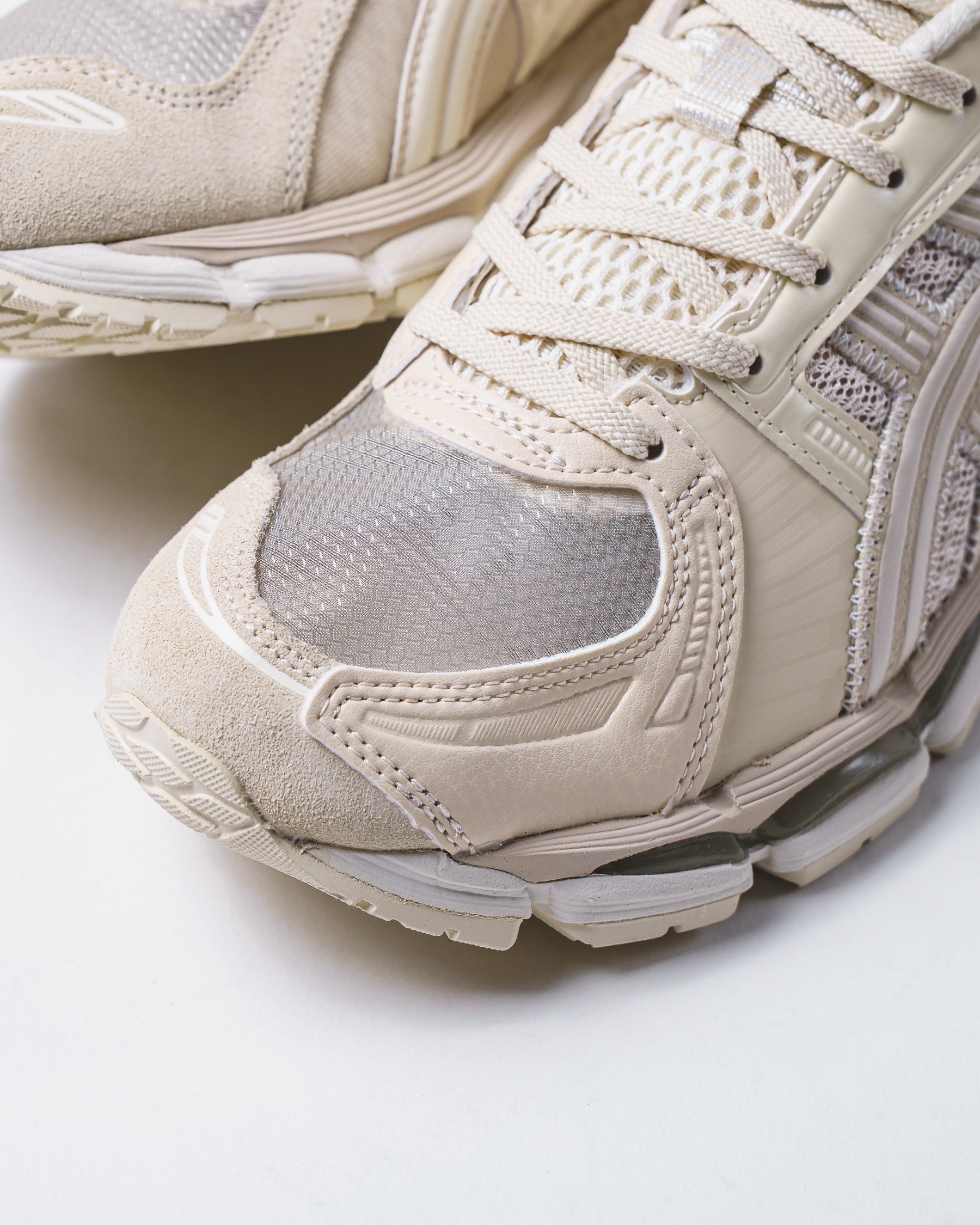 Asics x Invincible x Madness Men Gel-Kayano 12.1 Vanilla 1203B150-250