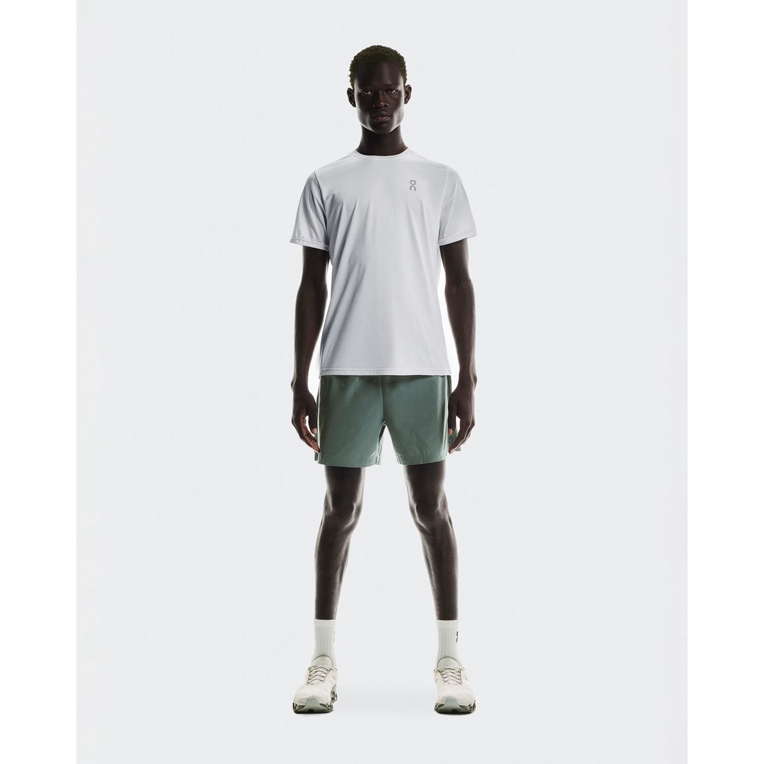 ON Men 5" Core Shorts Olive Secondary image