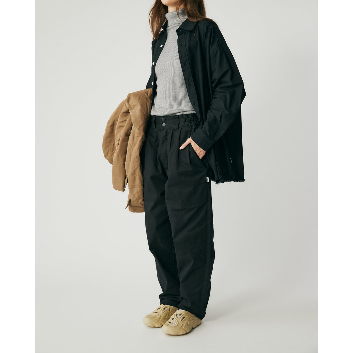 Lakh Baggy Tapered Pants Black