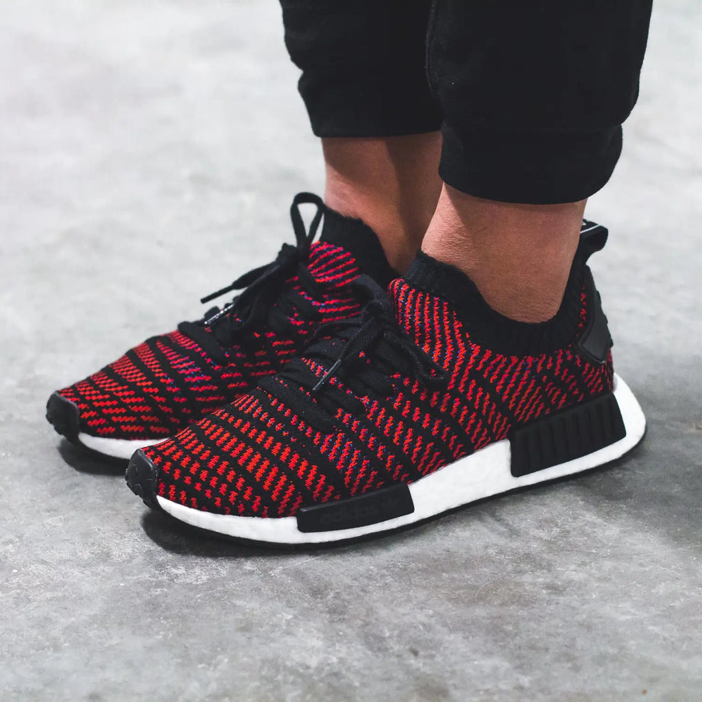 adidas Originals NMD R1 STLT PK in Core-Black/Red/Solid-Blue - CQ2385