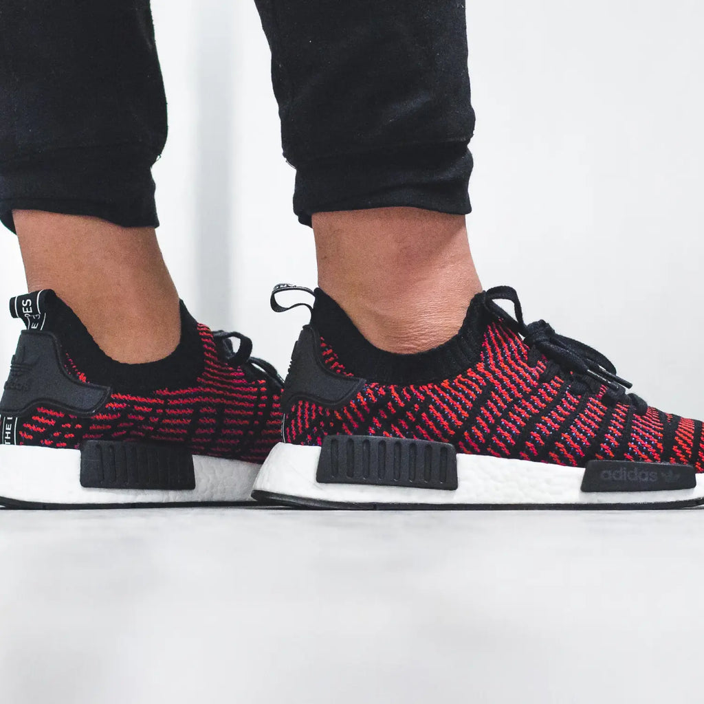 adidas Originals NMD R1 STLT PK in Core-Black/Red/Solid-Blue - CQ2385