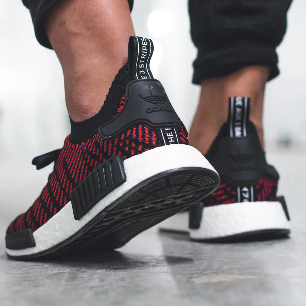 adidas Originals NMD R1 STLT PK in Core-Black/Red/Solid-Blue - CQ2385