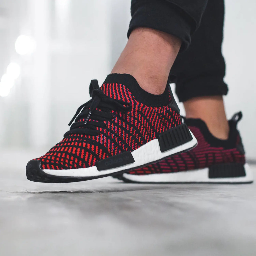 adidas Originals NMD R1 STLT PK in Core-Black/Red/Solid-Blue - CQ2385