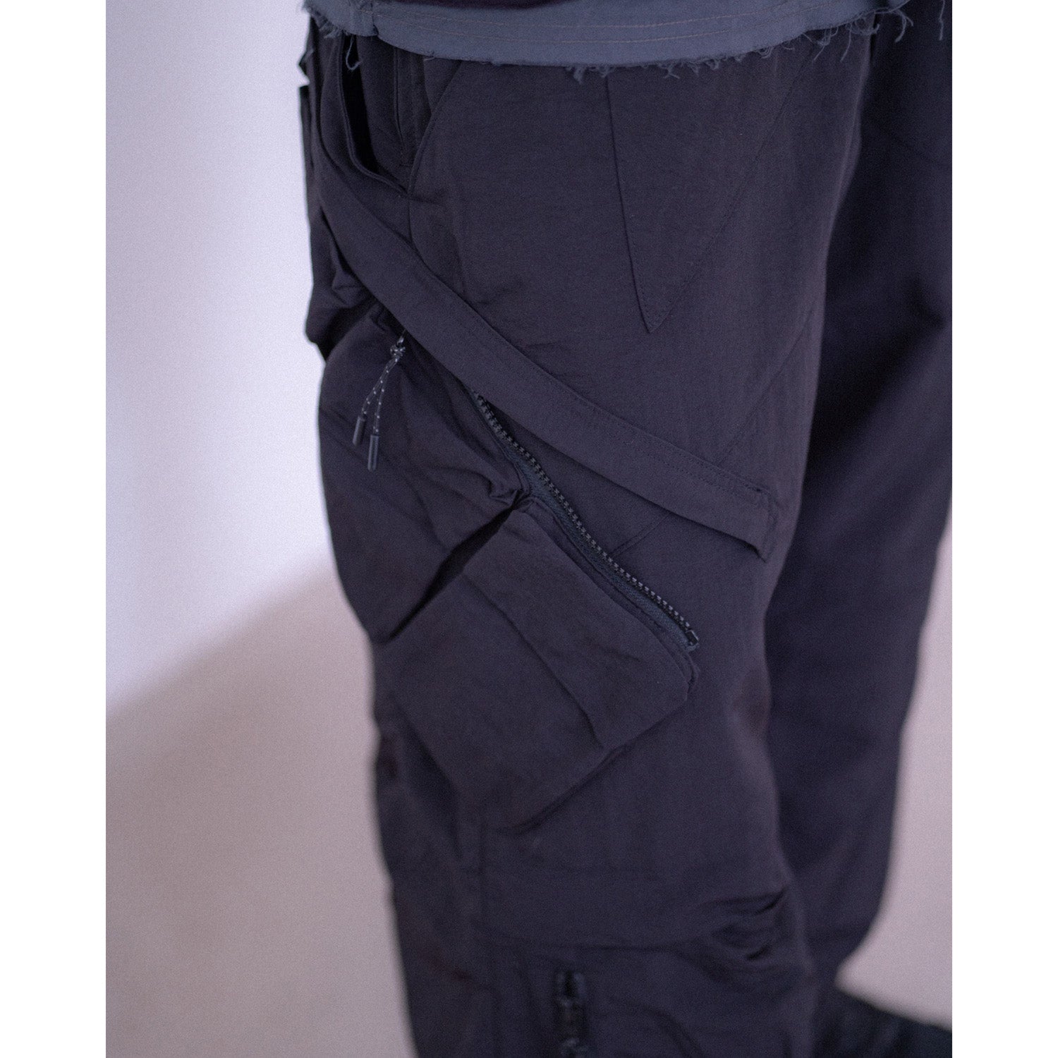 Lakh Multi Pockets Detached Cargo Pants Black