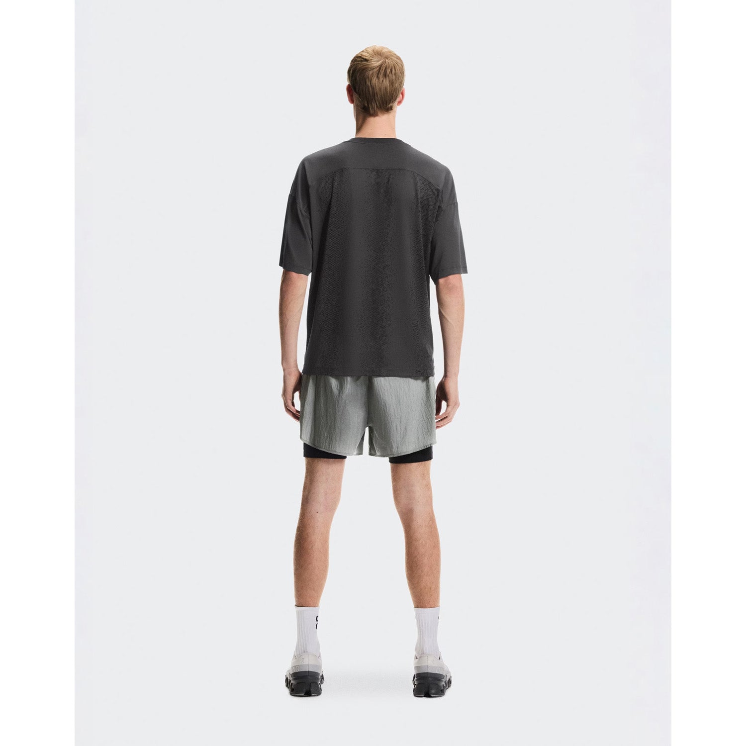ON Men Performance Volt-T Iron