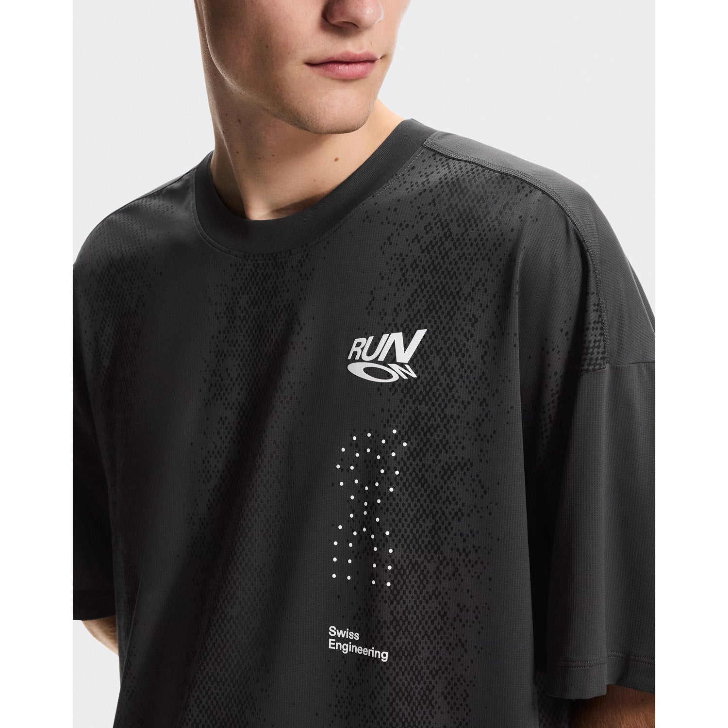 ON Men Performance Volt-T Iron