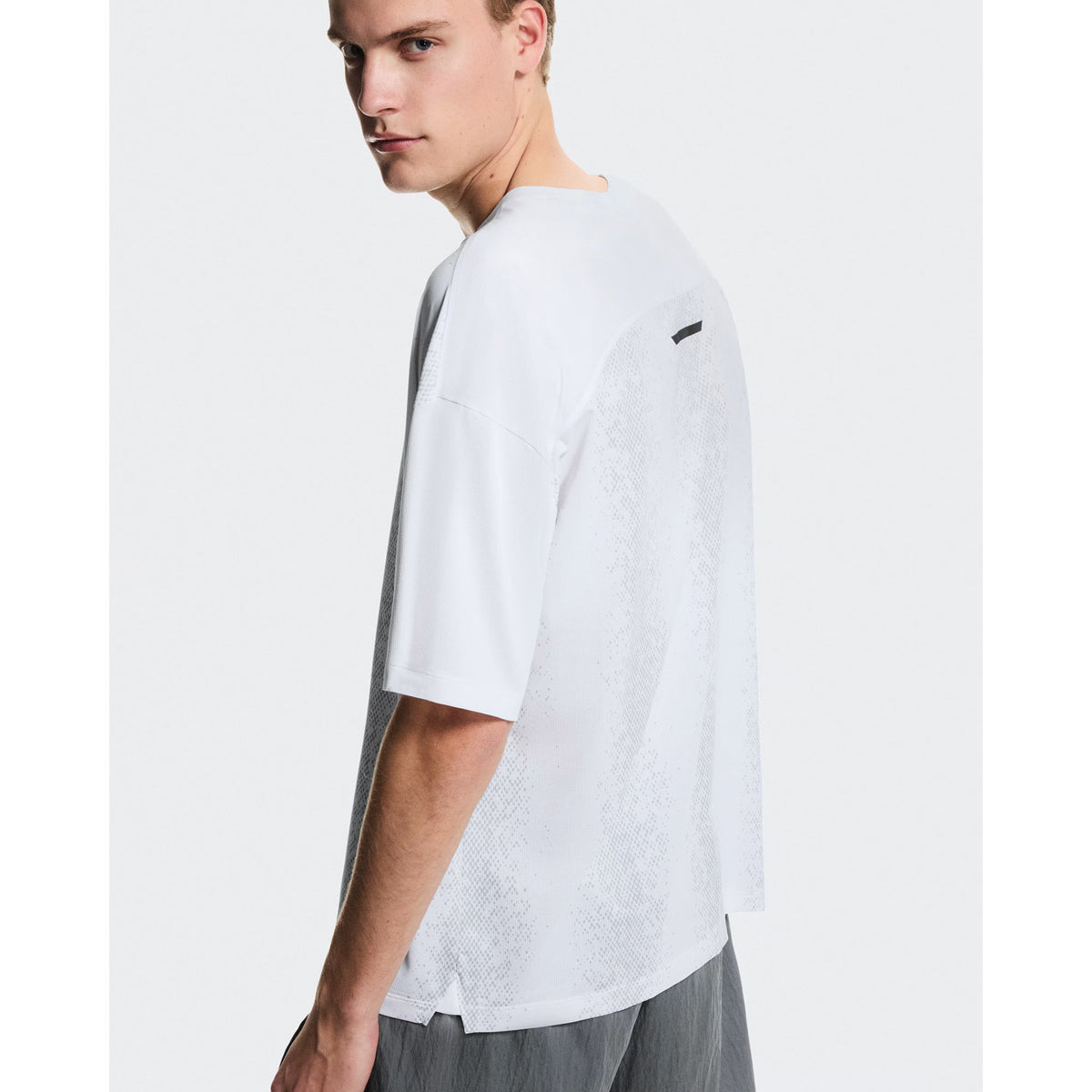ON Men Performance Volt-T White