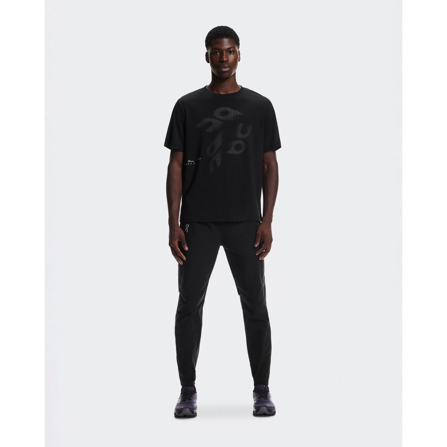 ON Men Run-T Black Secondary image