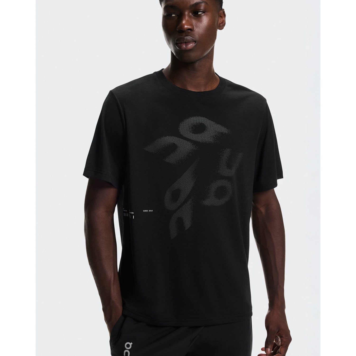 ON Men Run-T Black