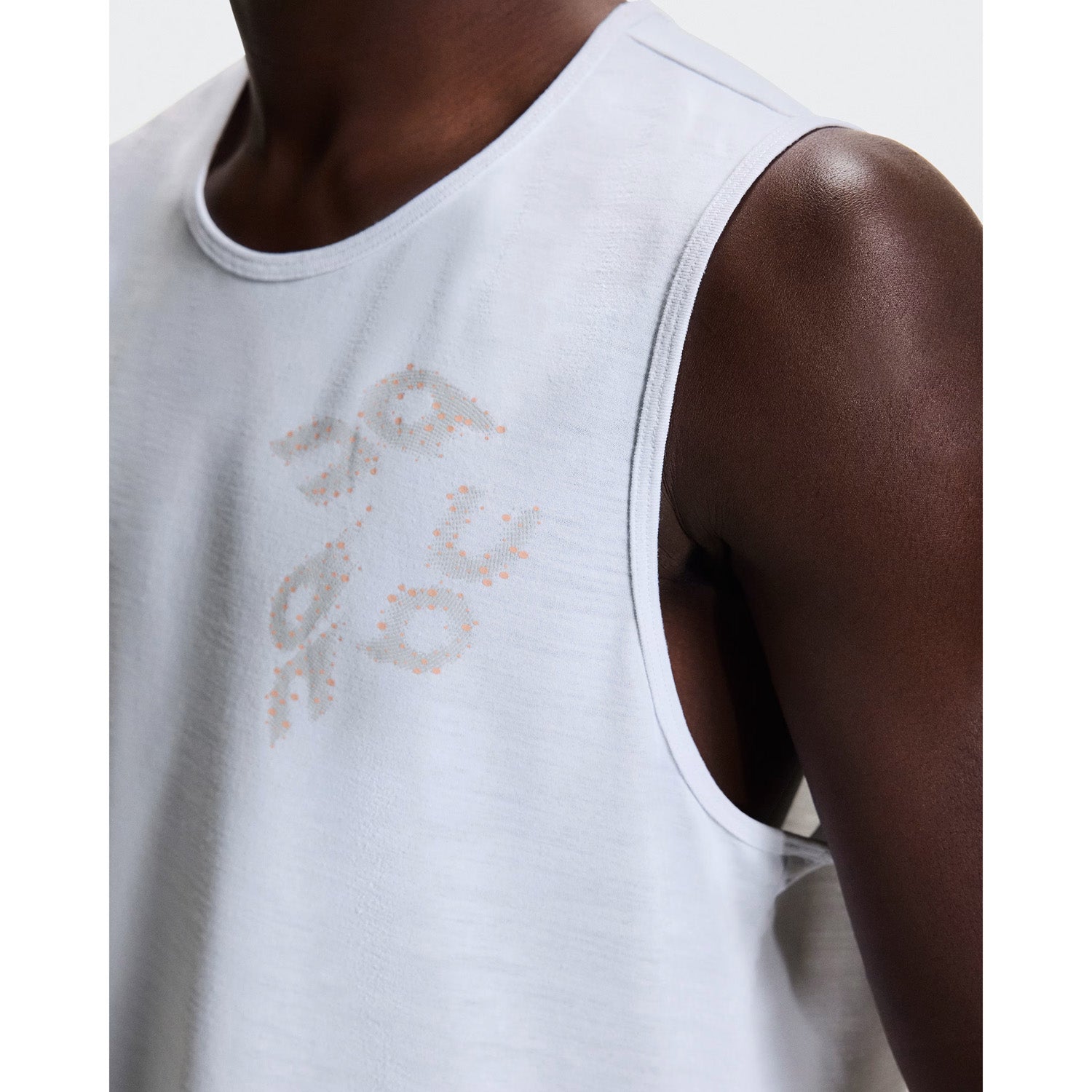ON Men Run Tank White