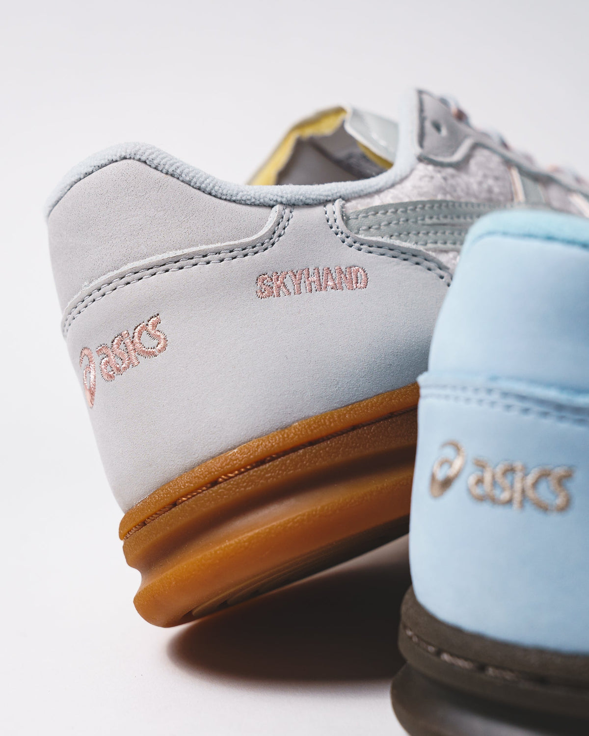 Asics Unisex Skyhand OG White Faded Denim 1203A880-100 - FOOTWEAR - Canada