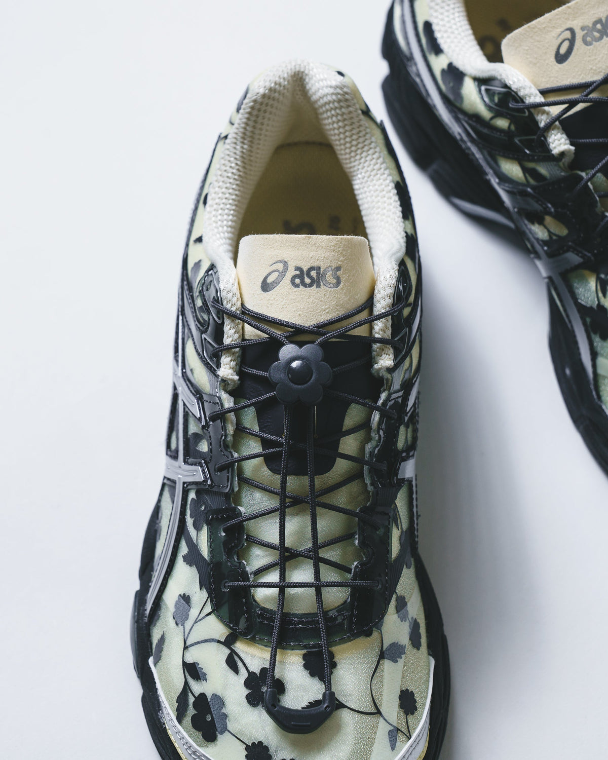 Asics x Cecilie Bahnsen Unisex Gel-Cumulus 16 Ivory Black 1203A762-750 - FOOTWEAR - Canada