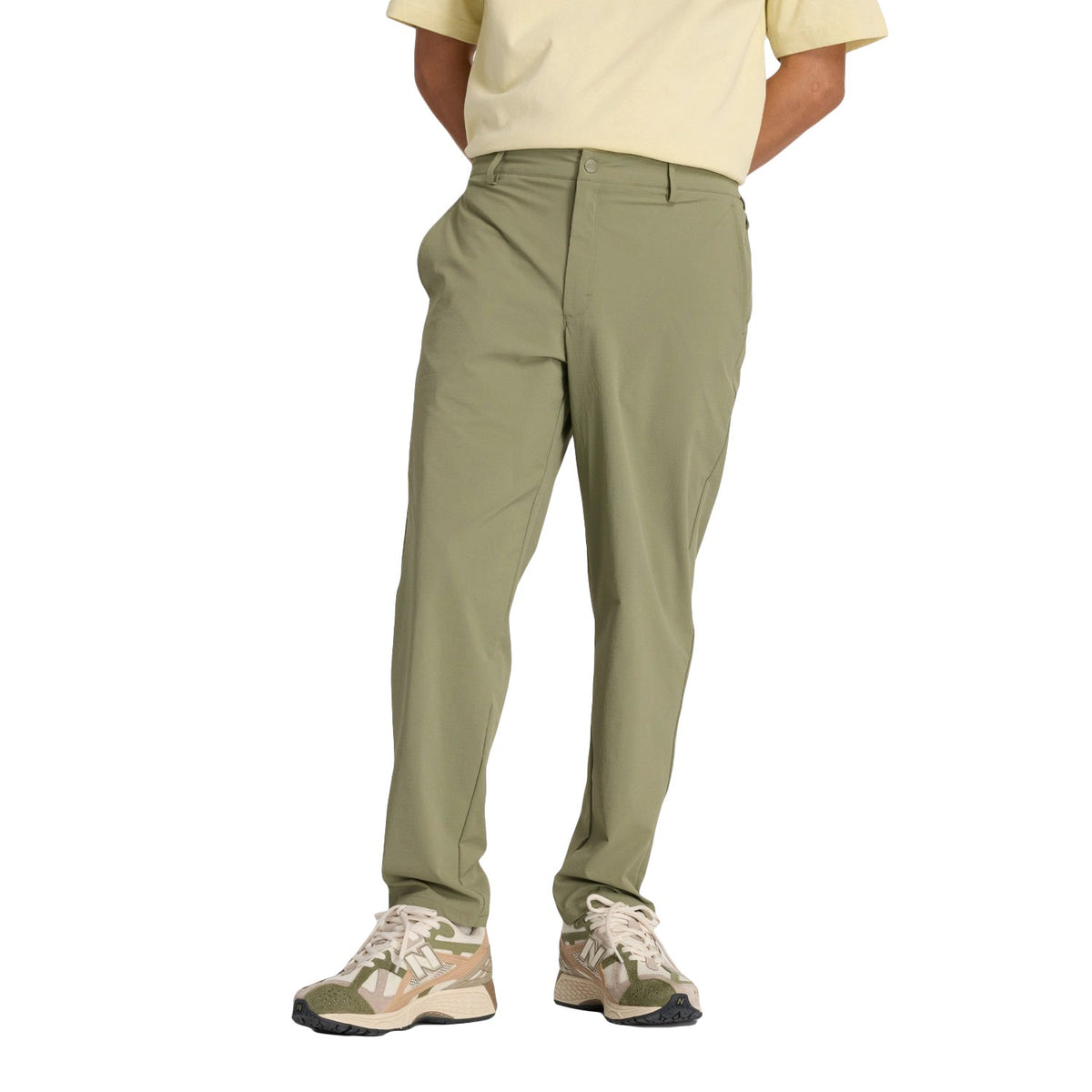 New Balance Men Athletics Ripstop Standard Tapered Pant 28’’ Olive MP43550-DEK - BOTTOMS - Canada Main image
