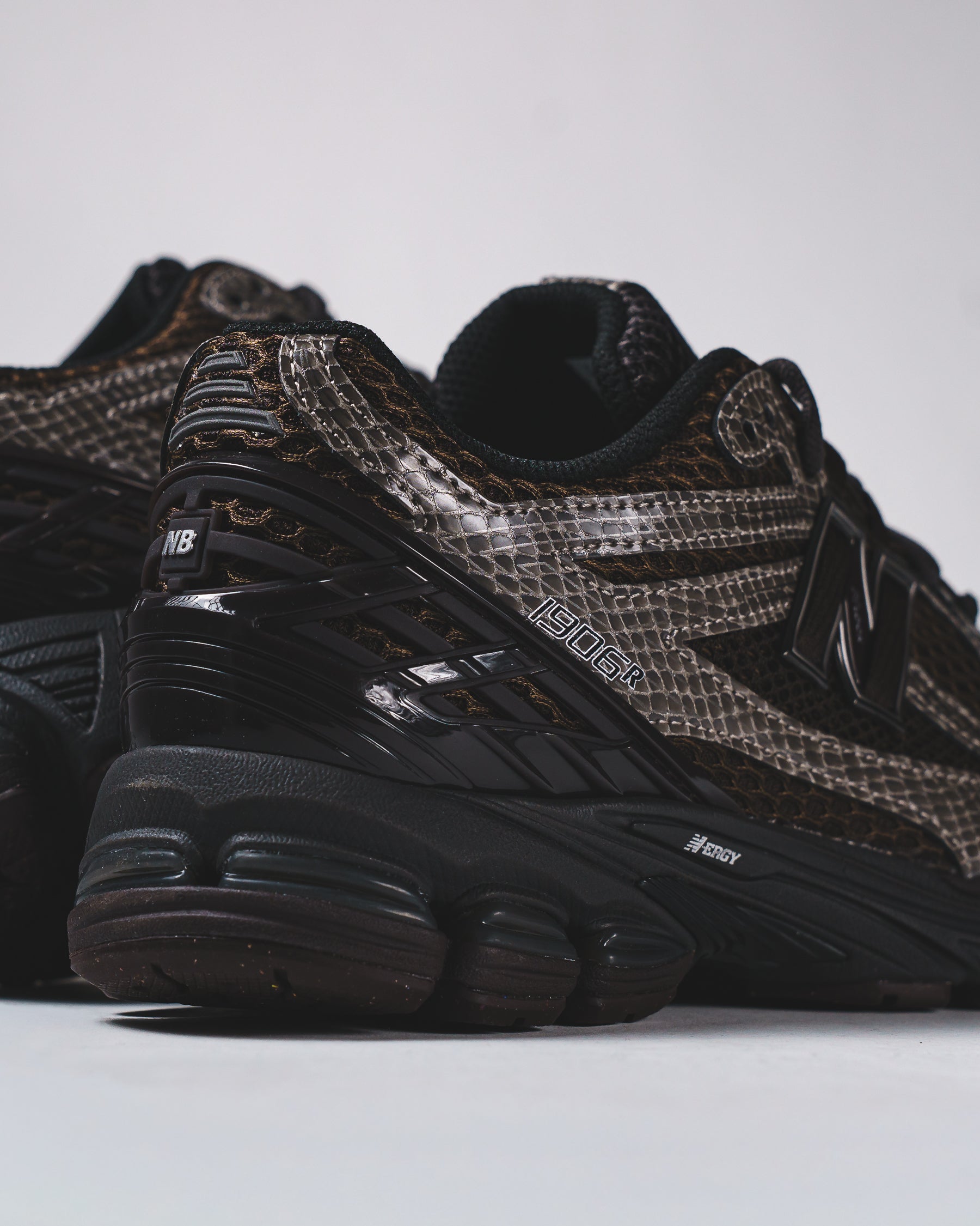 New Balance Unisex 1906RV1 Thunder Brown Black U19062NQ - FOOTWEAR - Canada