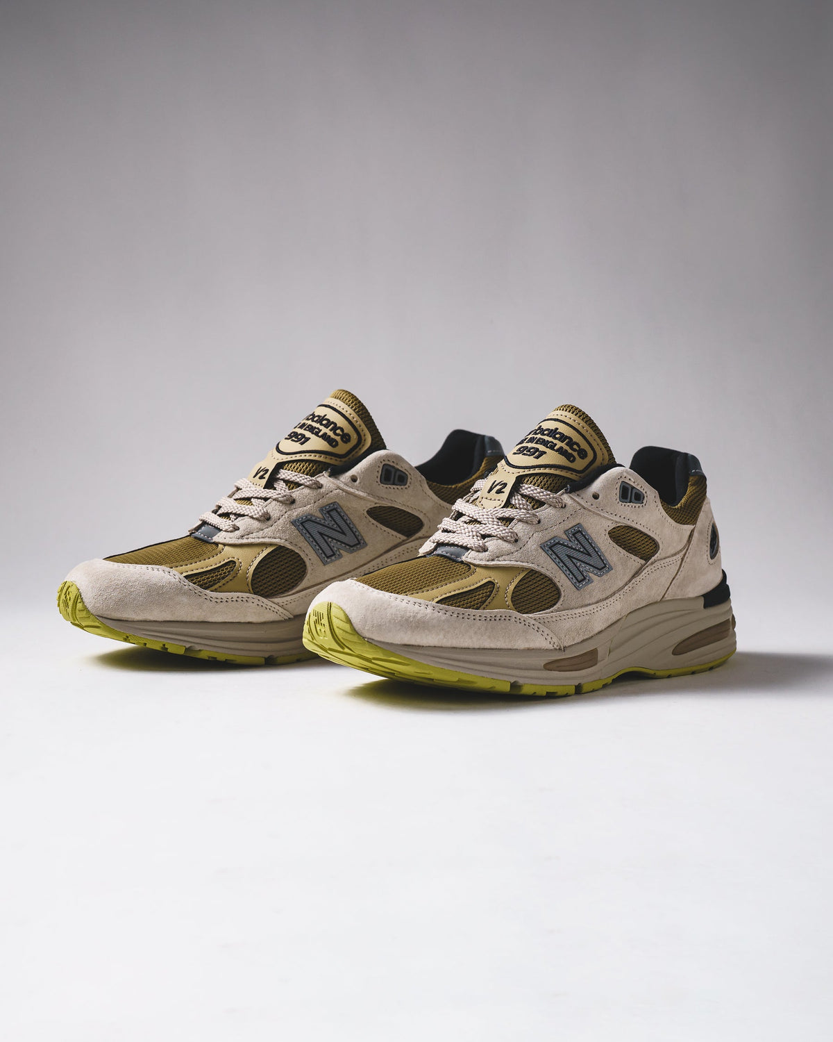 New Balance Unisex Made in UK 991v2 Neo Synthesis Silver Birch U991PW2 - FOOTWEAR - Canada