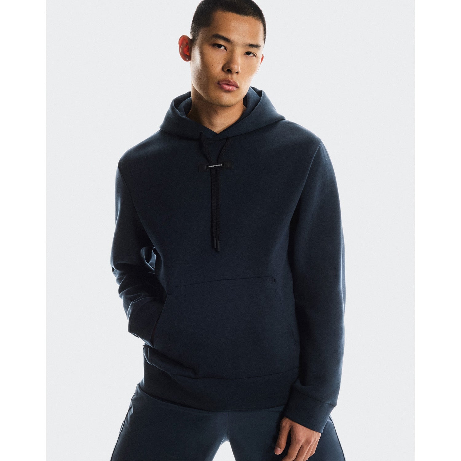 ON Men Focus Tech Hoodie Navy - SWEATERS - Canada