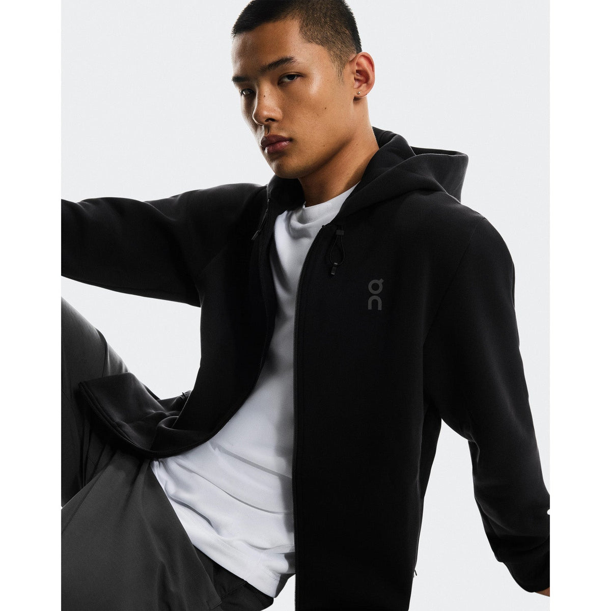 ON Men Focus Tech Zip Hoodie Black - SWEATERS - Canada