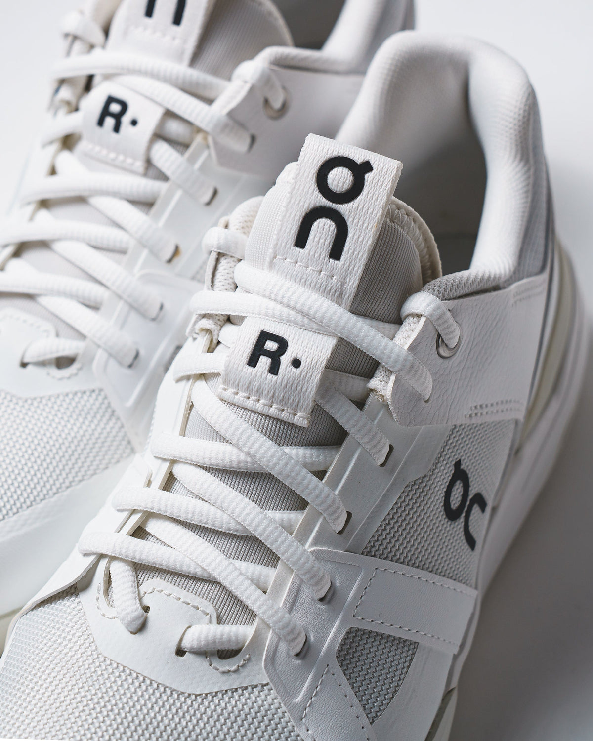 ON Men THE ROGER Clubhouse Pro White Ice 3MD30030202 - FOOTWEAR - Canada