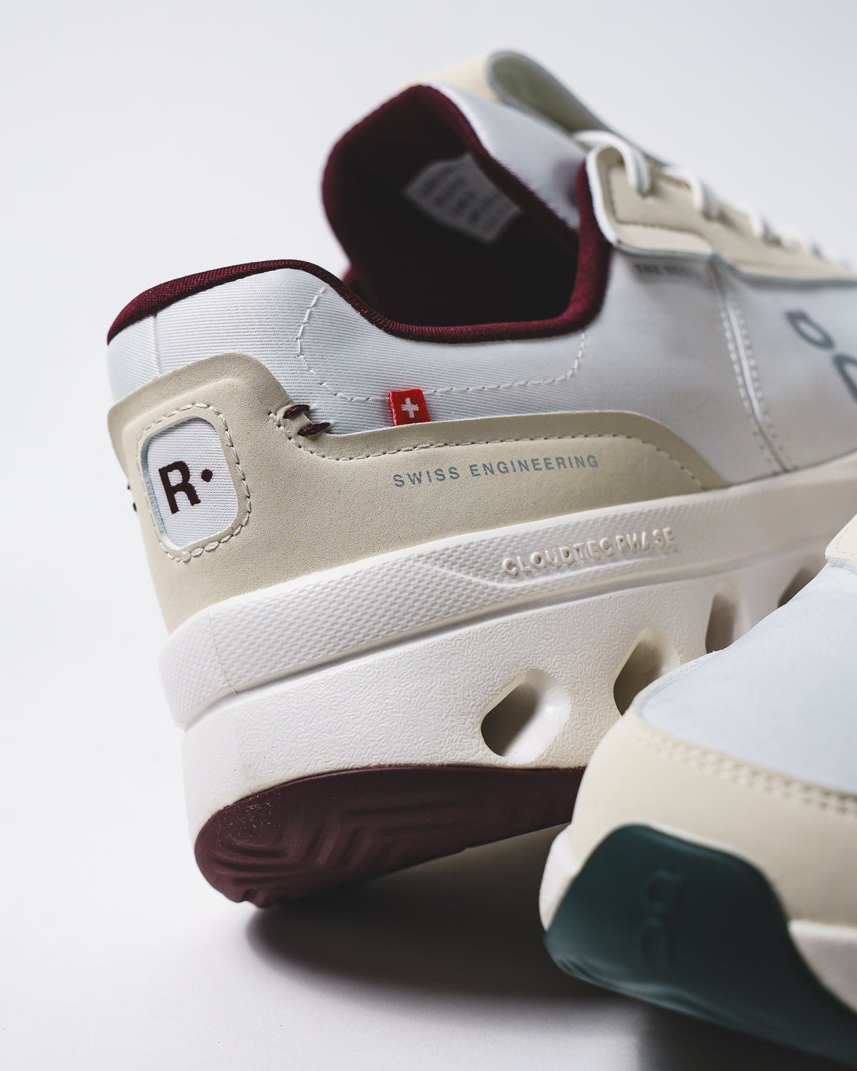 ON Men THE ROGER Wildcard Ivory Maroon 3MG10374758 - FOOTWEAR - Canada