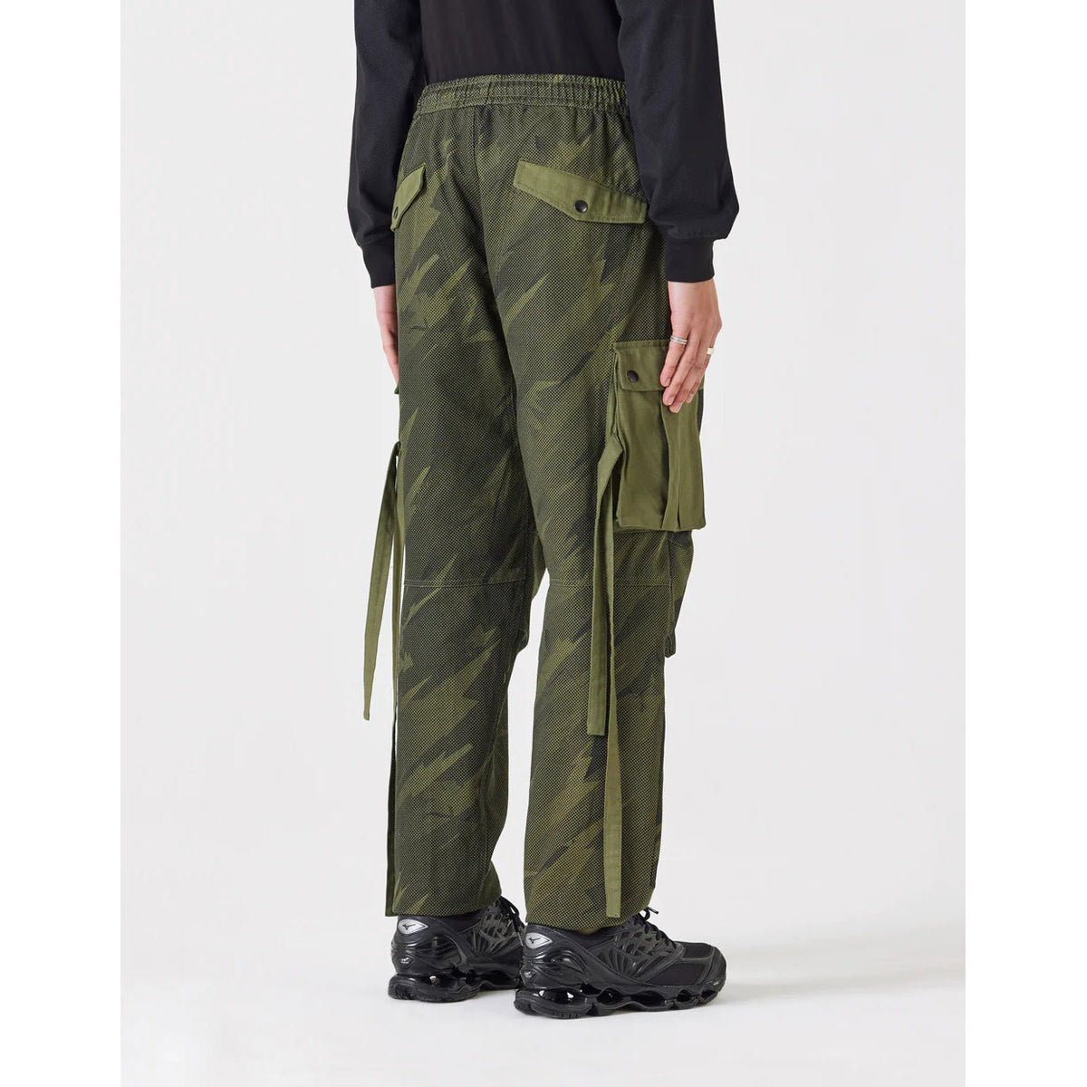 Maharishi Men Pointillist Camo Cargo Track Pants Jungle - BOTTOMS - Canada