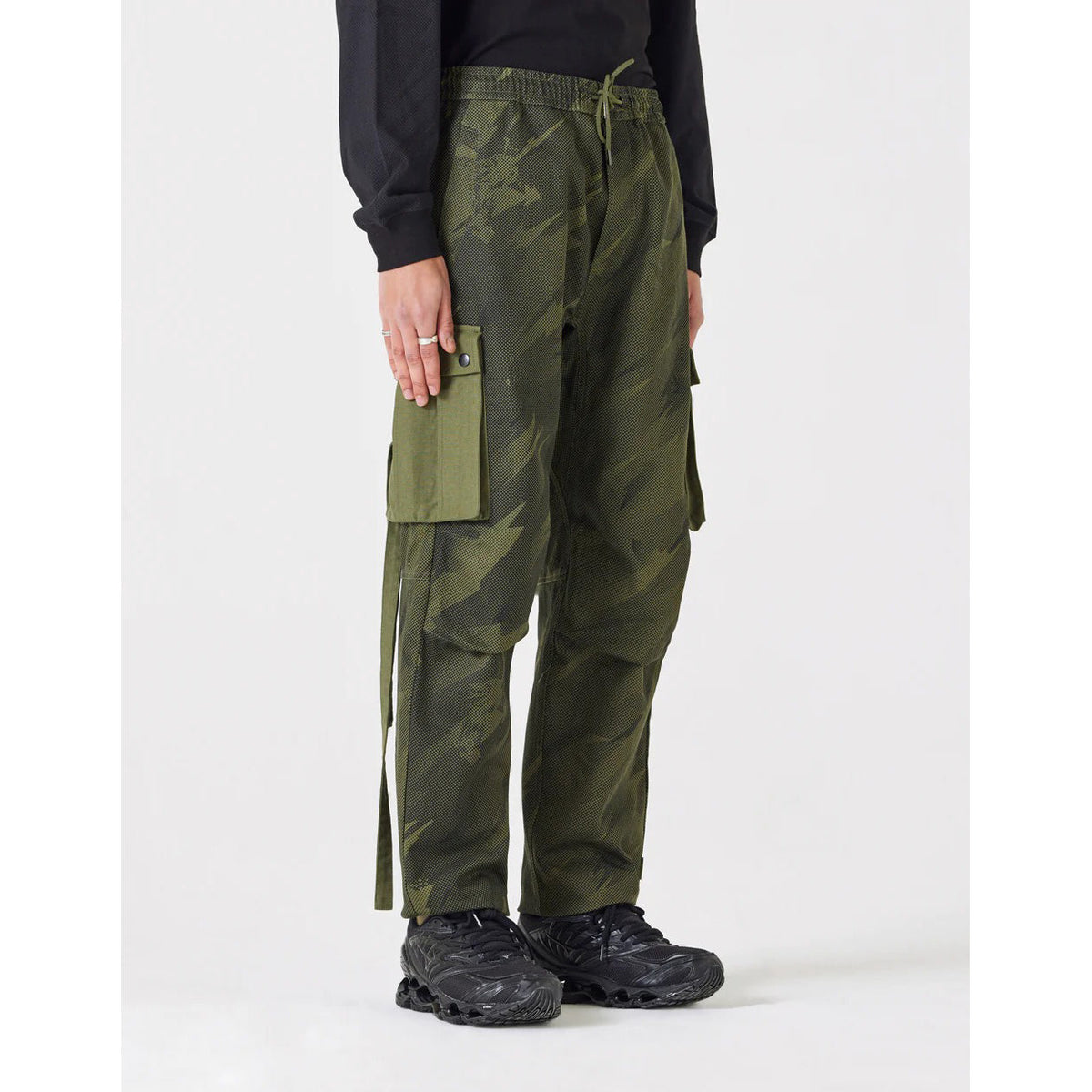 Maharishi Men Pointillist Camo Cargo Track Pants Jungle - BOTTOMS - Canada