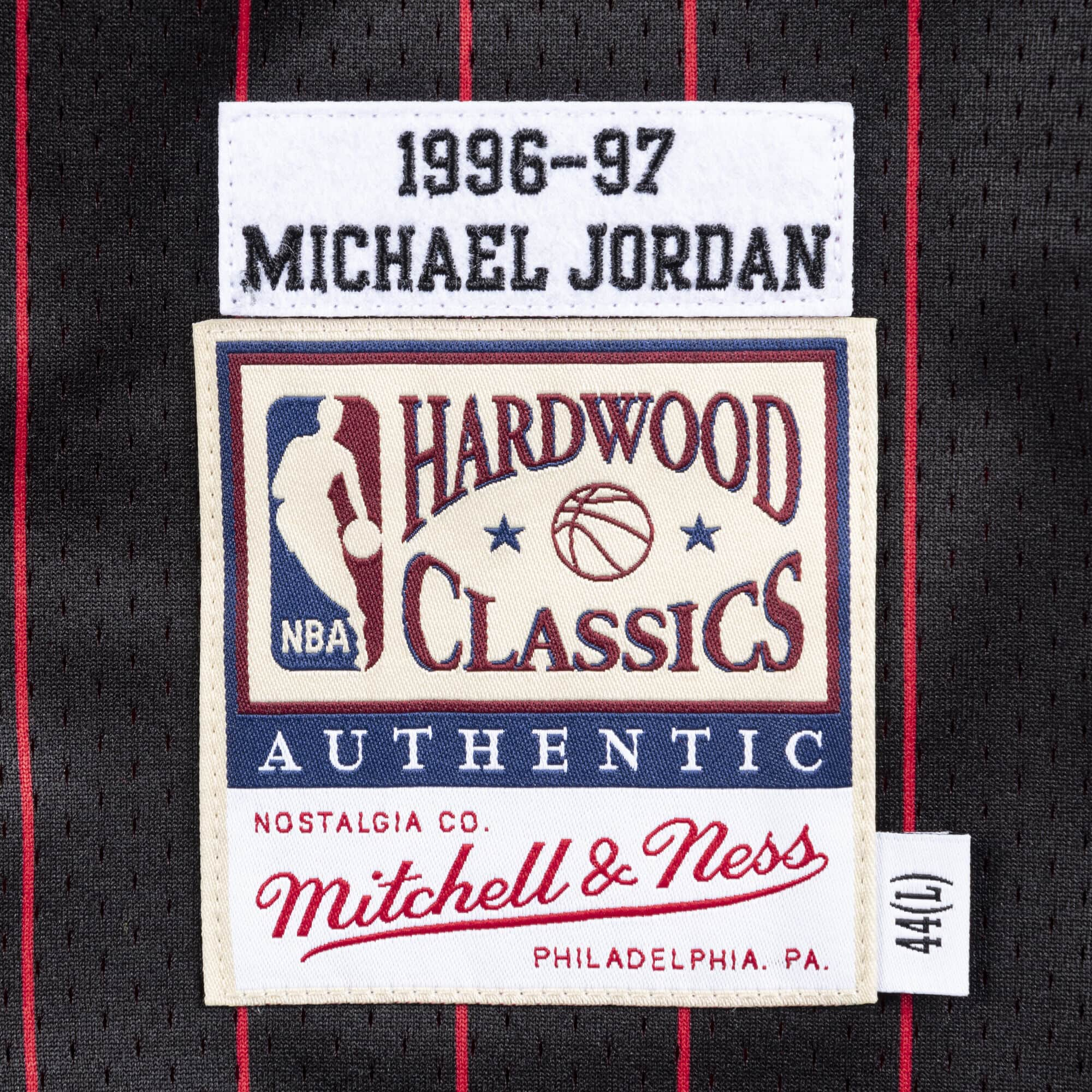 Mitchell And Ness x NBA Men Chicago Bulls Michael Jordan Jersey - Home 97  (white)