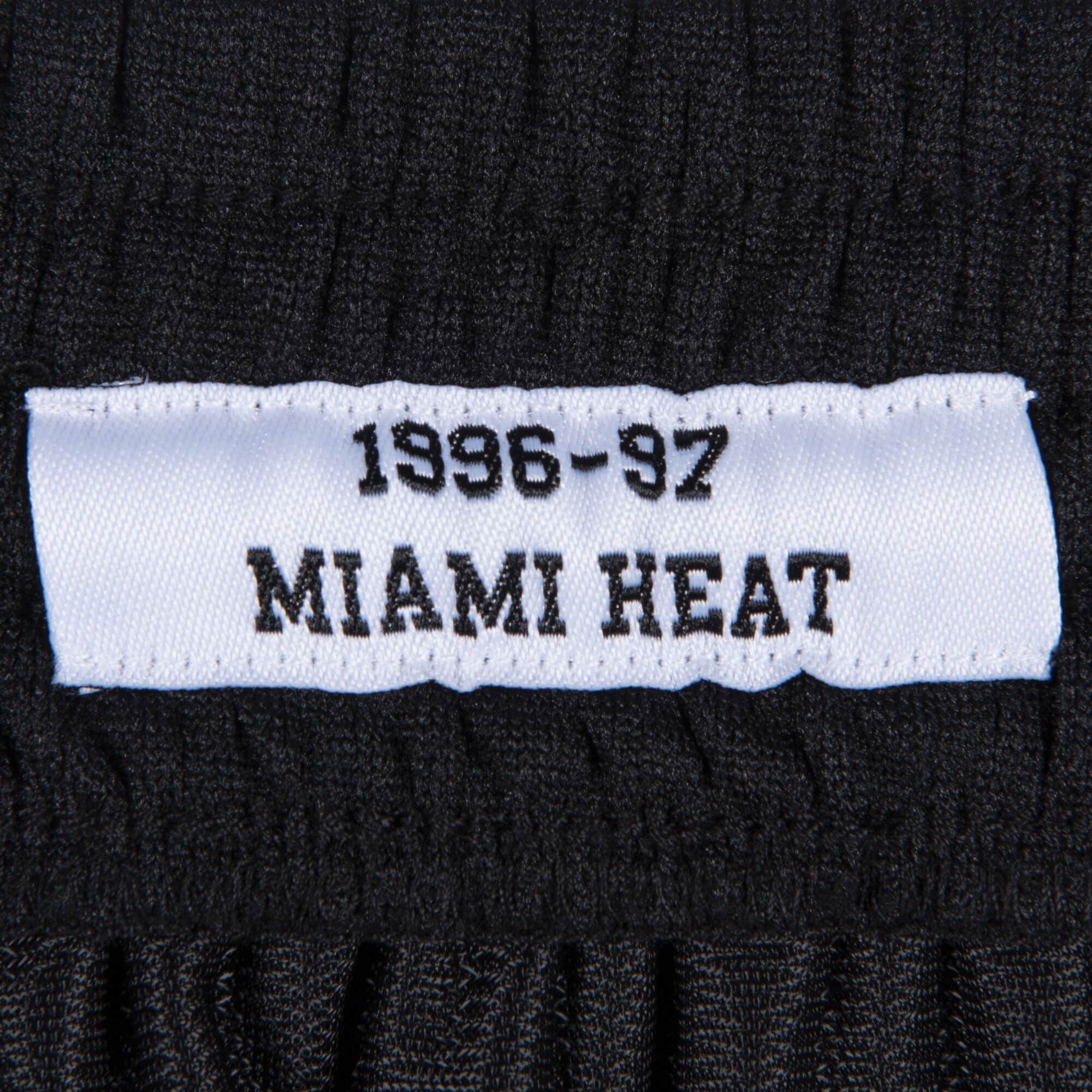 Mitchell & Ness Men NBA Miami Heat Swingman Short Black 1996 SMSH18239MHEK96 - SHORTS - Canada